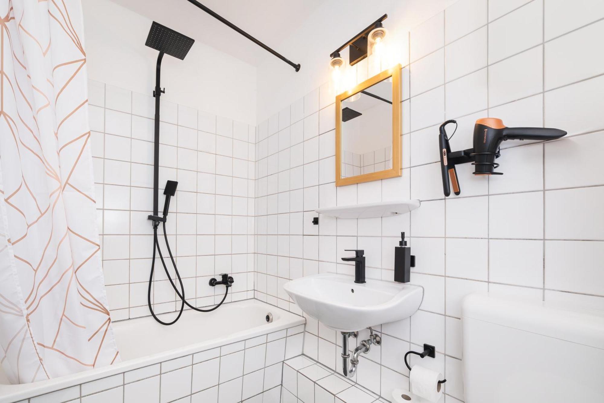 Smart Home - Wuppertal - Perfect For 4 Guests! Central - Netflix - Schwebebahn - Free Parking Zone Eksteriør billede